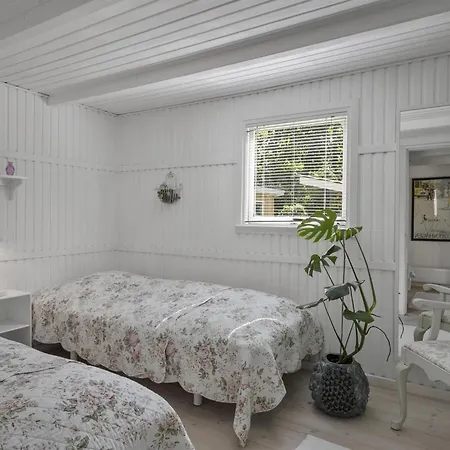 Holmsten - 250m To The Fjord By Interhome